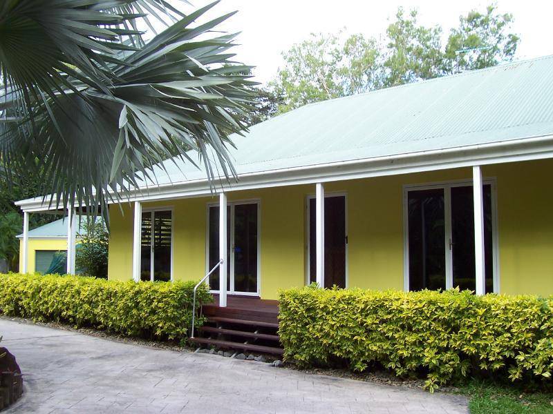39 Clifton Road, Clifton Beach QLD 4879