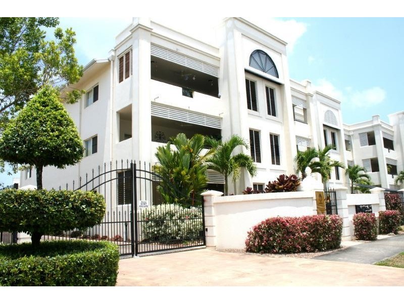 3/304 Lake Street, Cairns QLD 4870