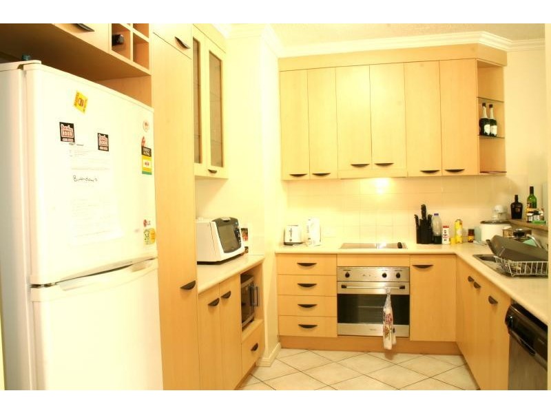 3/304 Lake Street, Cairns QLD 4870