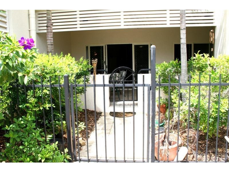 3/304 Lake Street, Cairns QLD 4870