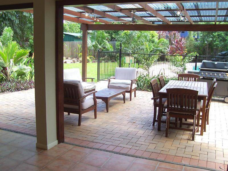 41 Terebra Street, Palm Cove QLD 4879