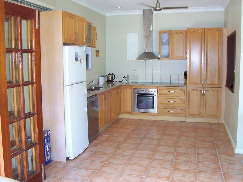 41 Terebra Street, Palm Cove QLD 4879