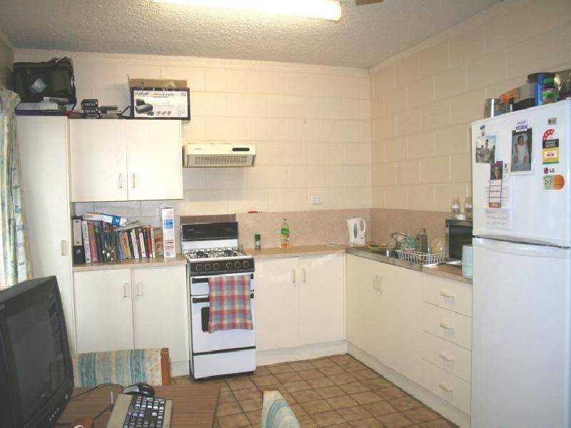 2/281 Lake Street, Cairns QLD 4870