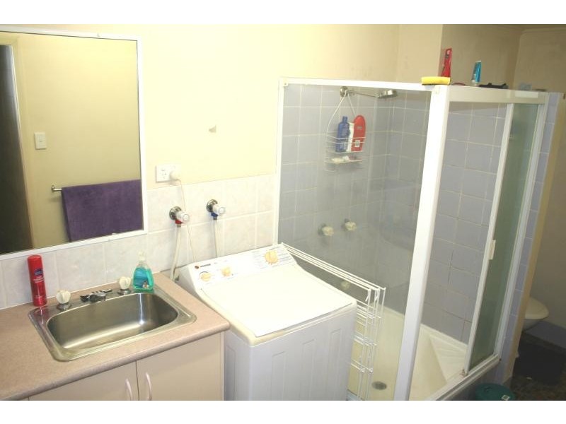 2/281 Lake Street, Cairns QLD 4870