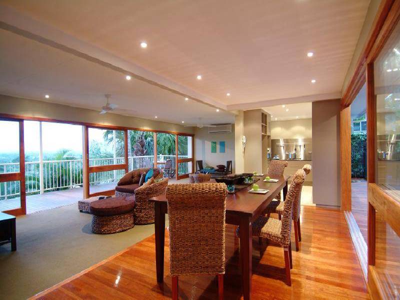 32 Bellevue Crescent, Edge Hill QLD 4870
