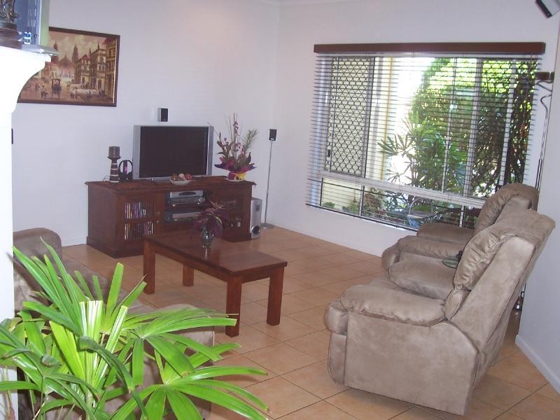 5 Warana Cl, Kewarra Beach QLD 4879