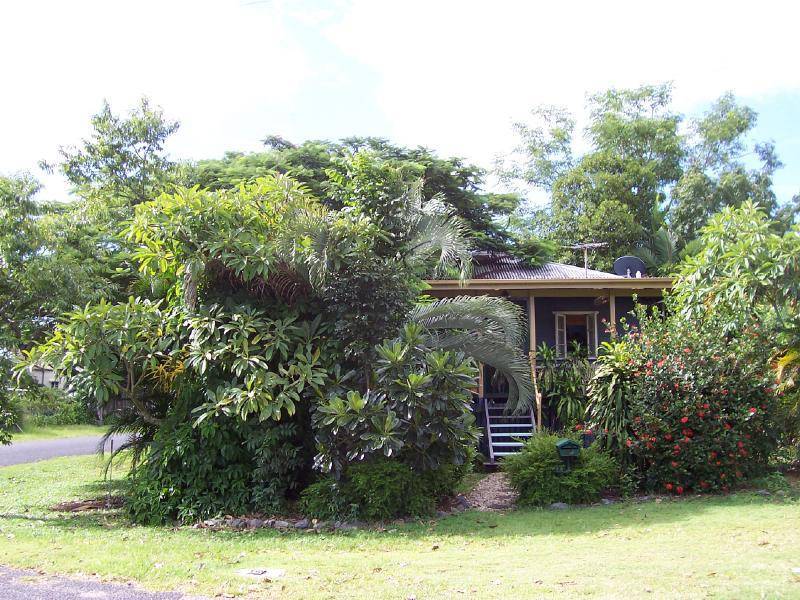 48 Barron River Esplanade, Machans Beach QLD 4878