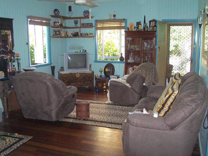 48 Barron River Esplanade, Machans Beach QLD 4878