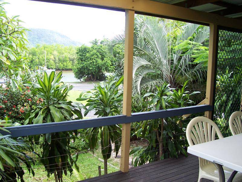 48 Barron River Esplanade, Machans Beach QLD 4878