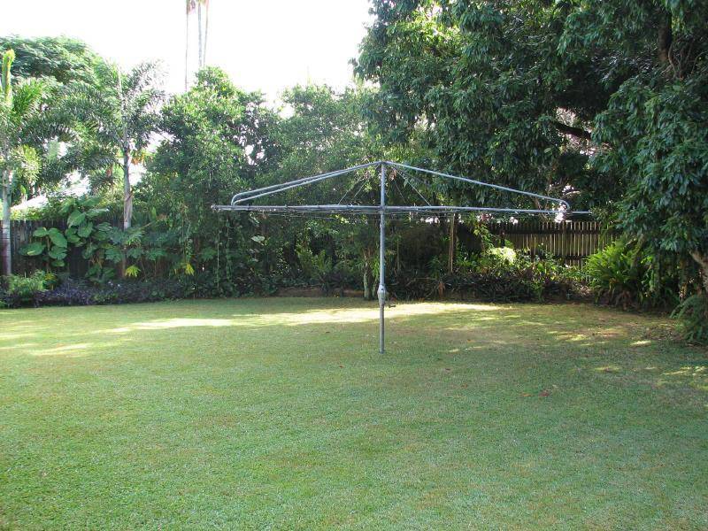 52 Collinson Street, Westcourt QLD 4870