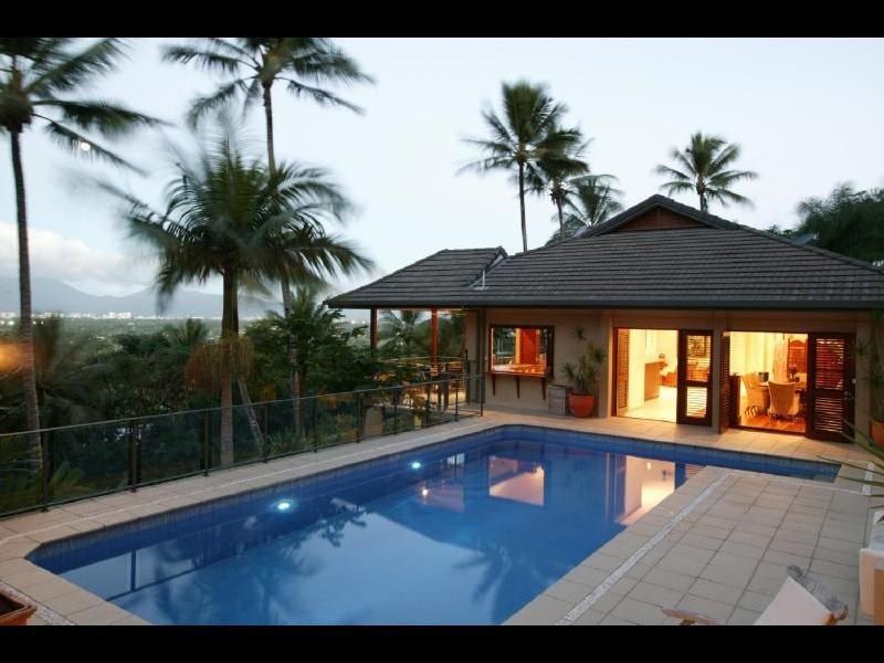 114 Hillview Crescent ” Avalanche”, Whitfield QLD 4870