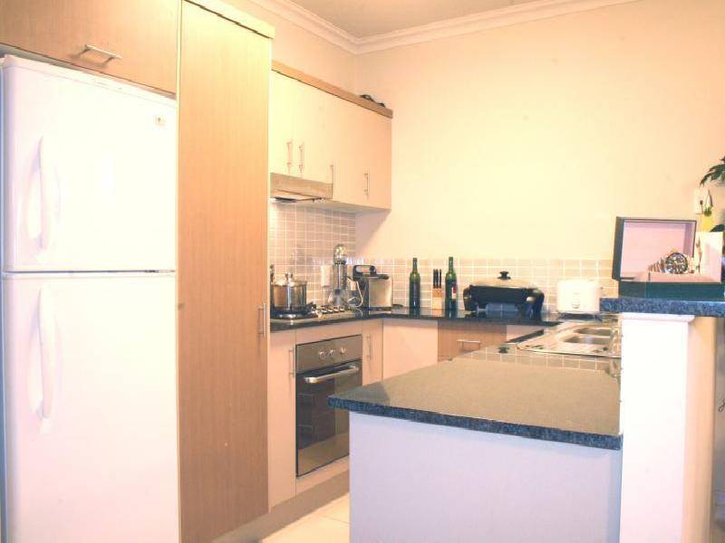 205 13 Mann Street, Cairns QLD 4870