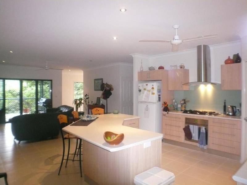 135 Hearl Close, Brinsmead QLD 4870