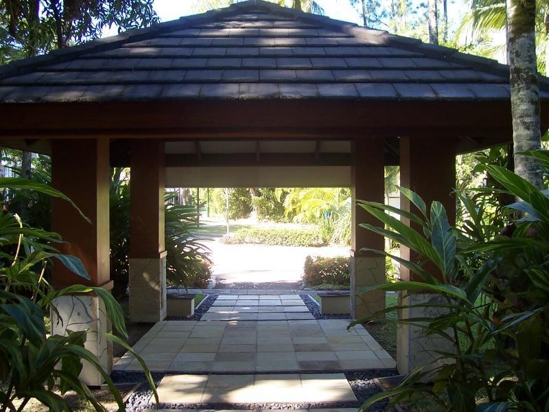 17 Veivers Road, Palm Cove QLD 4879