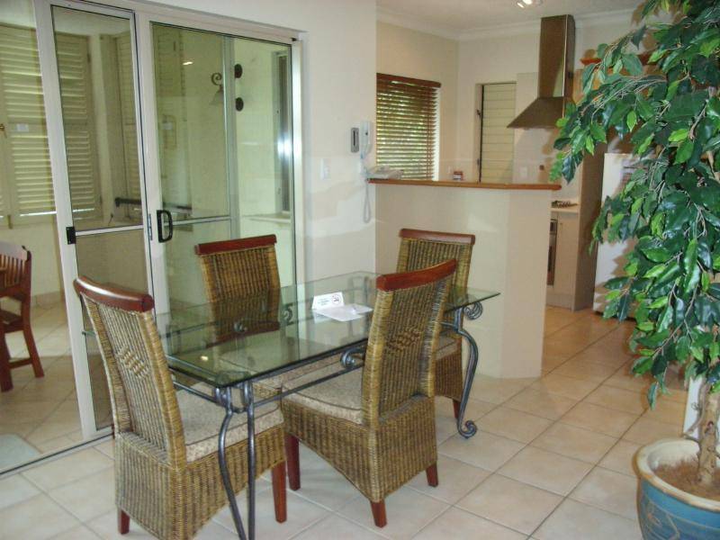 810/373 McLeod Street (The Lakes), Cairns North QLD 4870