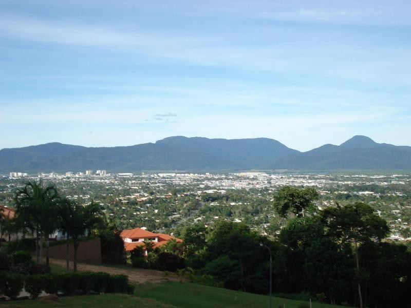 15 Coreega Close, Mooroobool QLD 4870