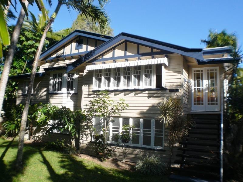 31 Hall Street, Edge Hill QLD 4870