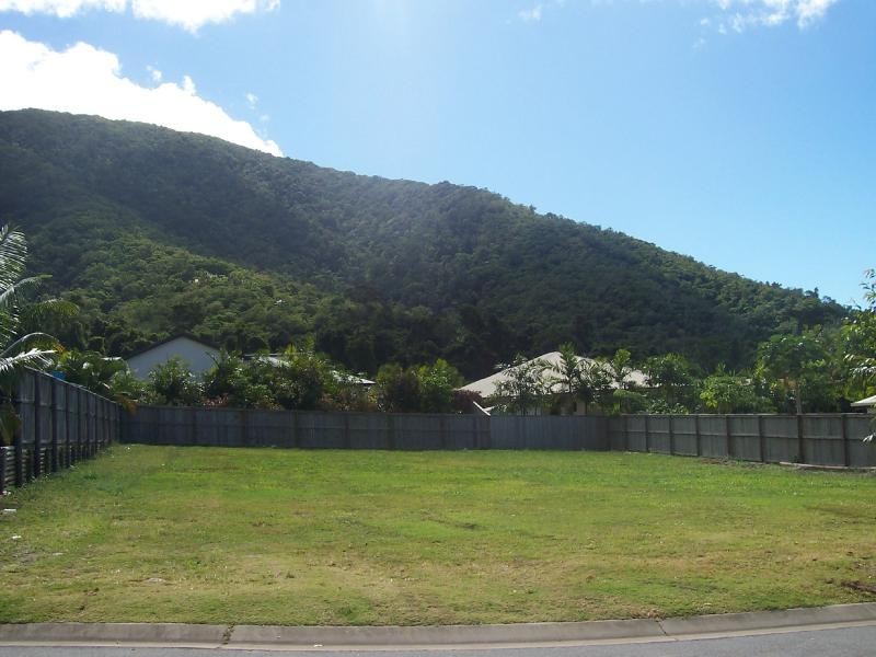 10 Everglades Street, Palm Cove QLD 4879