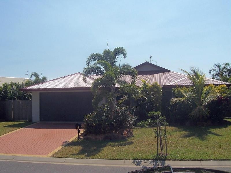 13 Cooya St, Kewarra Beach QLD 4879