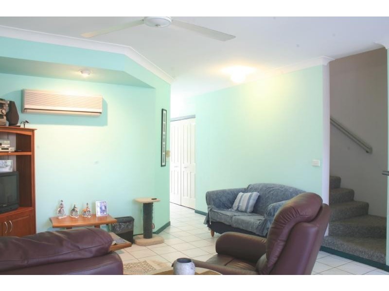 8/10 Grantala Street, Manoora QLD 4870