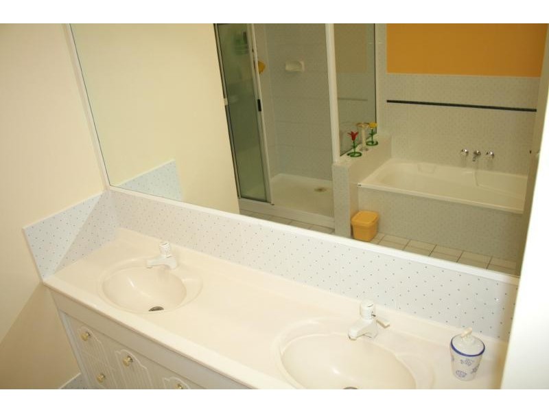 8/10 Grantala Street, Manoora QLD 4870