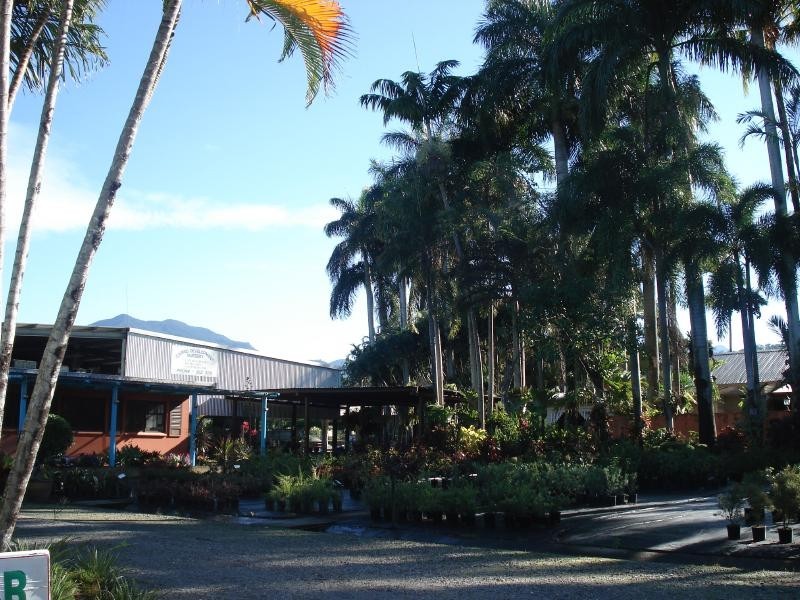 2 Giffin Road, White Rock QLD 4868