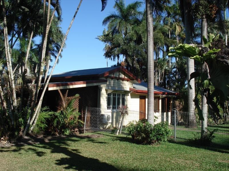 2 Giffin Road, White Rock QLD 4868