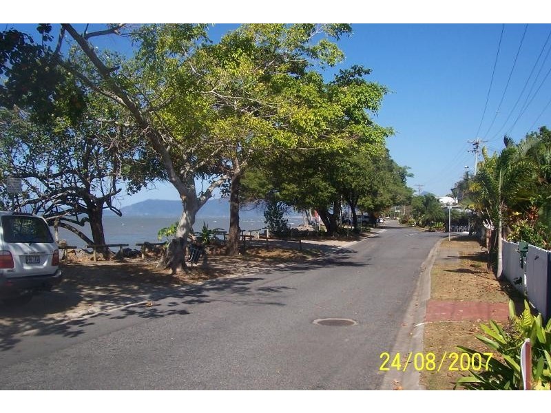 177 O’Shea Esplanade, Machans Beach QLD 4878