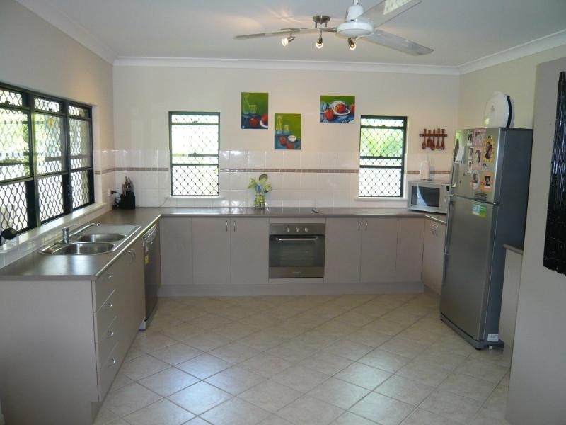 12 Mia Street, Kewarra Beach QLD 4879