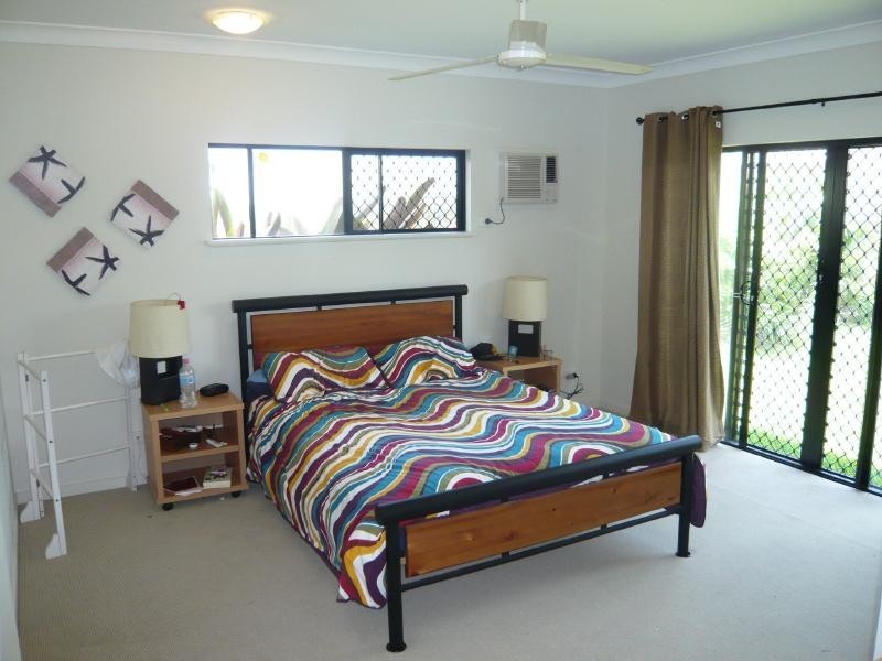 12 Mia Street, Kewarra Beach QLD 4879