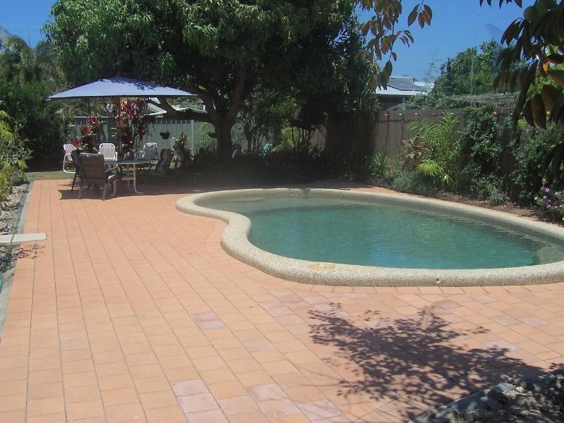 11 Jules Street, Kewarra Beach QLD 4879