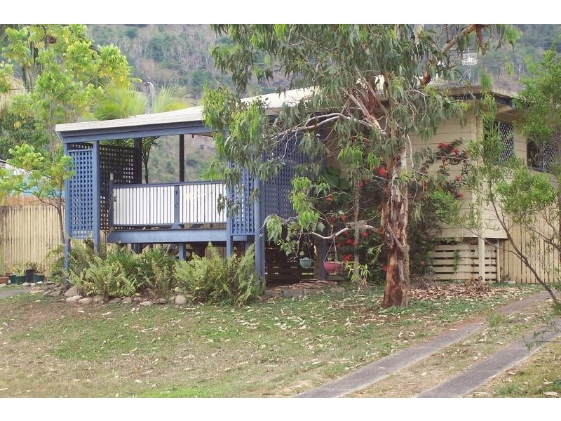 22 Davis Close, Manoora QLD 4870