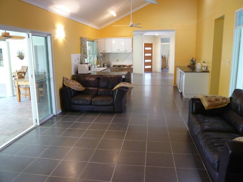 16 Castaways Close, Kewarra Beach QLD 4879