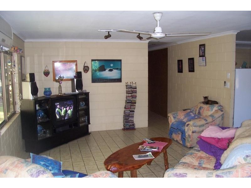 11 Yurongi Street, Caravonica QLD 4878