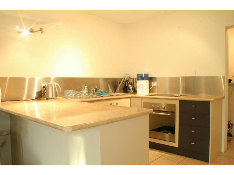 5/239 Lake Street, Cairns City QLD 4870