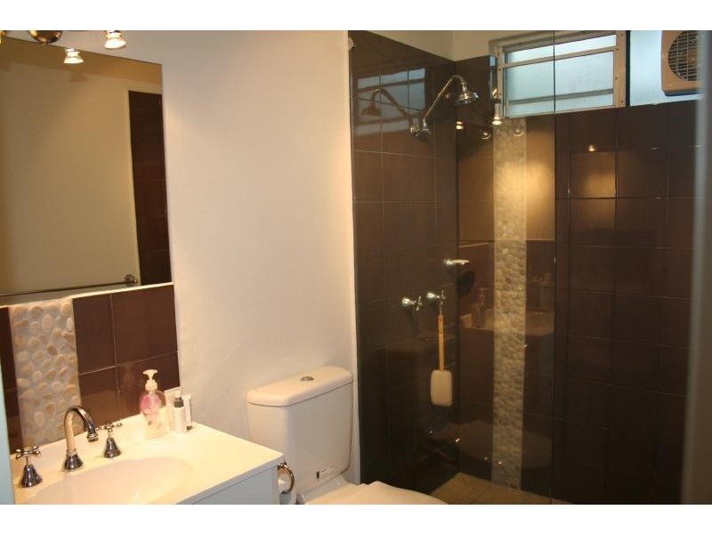 5/239 Lake Street, Cairns City QLD 4870