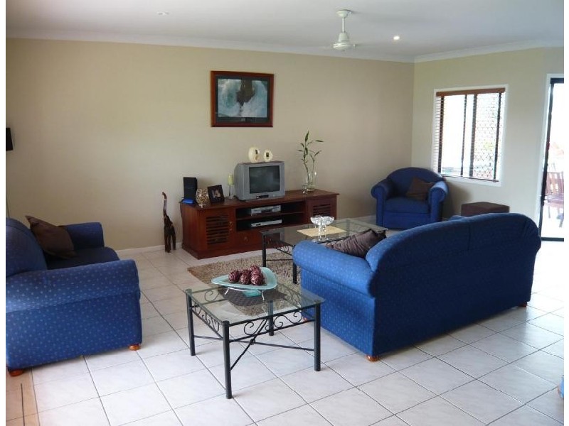 8 Warana Close, Kewarra Beach QLD 4879