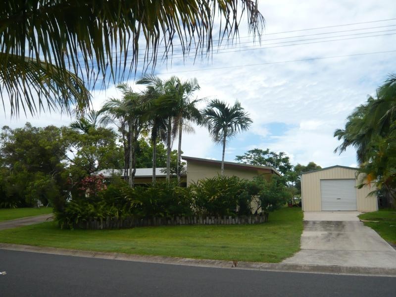 4 Mahab Street, Kewarra Beach QLD 4879