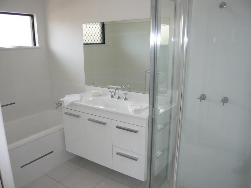 45 Iridescent Close, Trinity Park QLD 4879