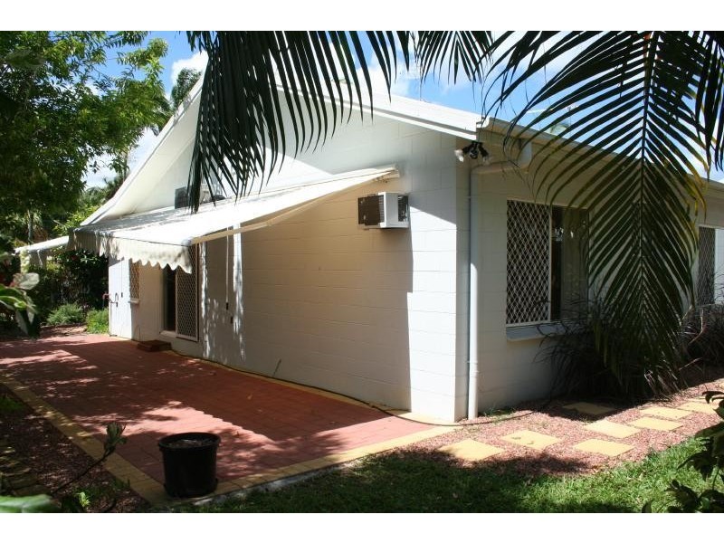1/3-4 Seary Close, Whitfield QLD 4870