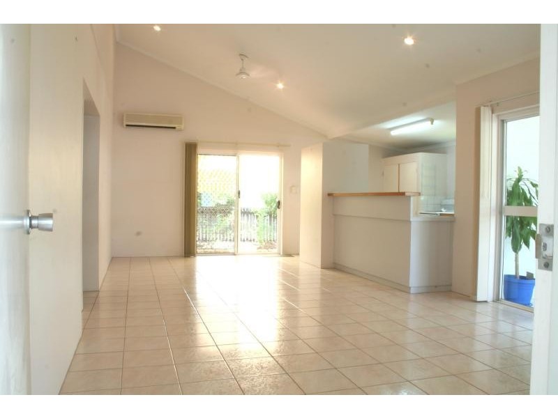 1/3-4 Seary Close, Whitfield QLD 4870