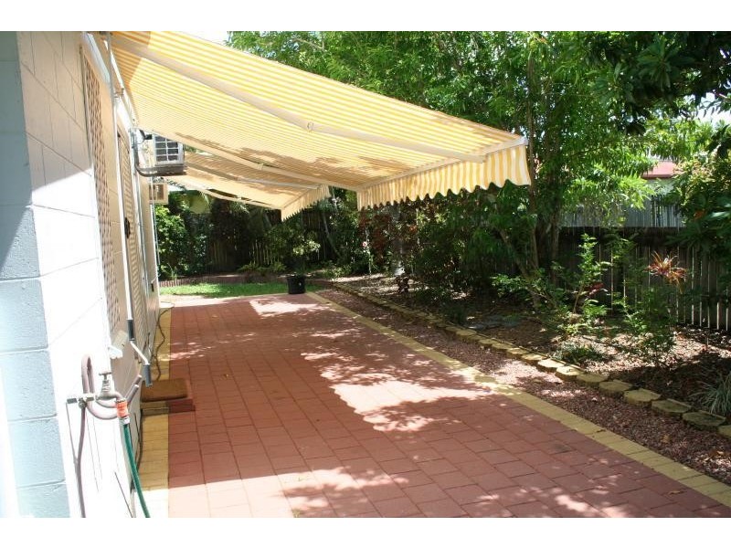 1/3-4 Seary Close, Whitfield QLD 4870