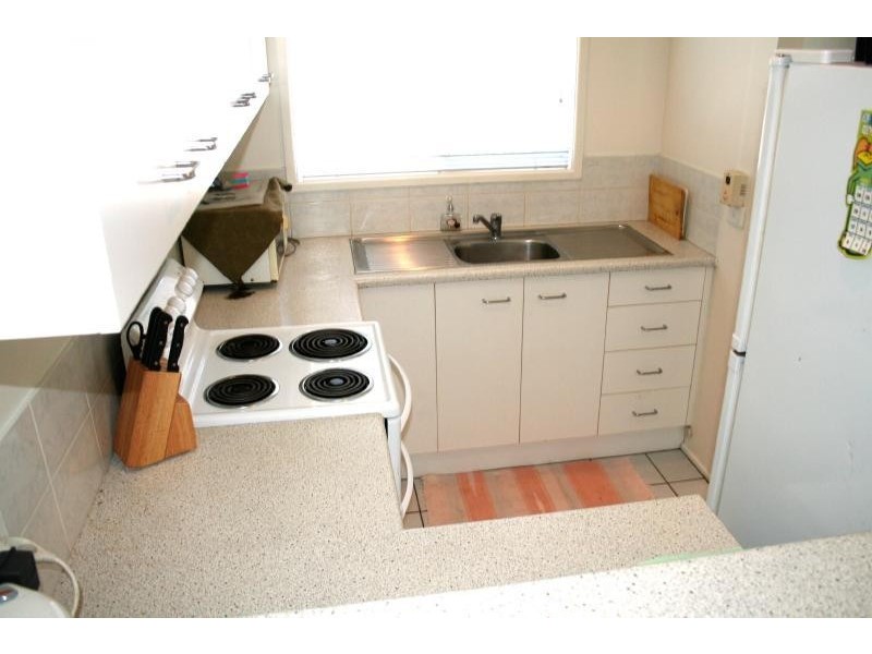 4/464 McCoombe Street, Mooroobool QLD 4870