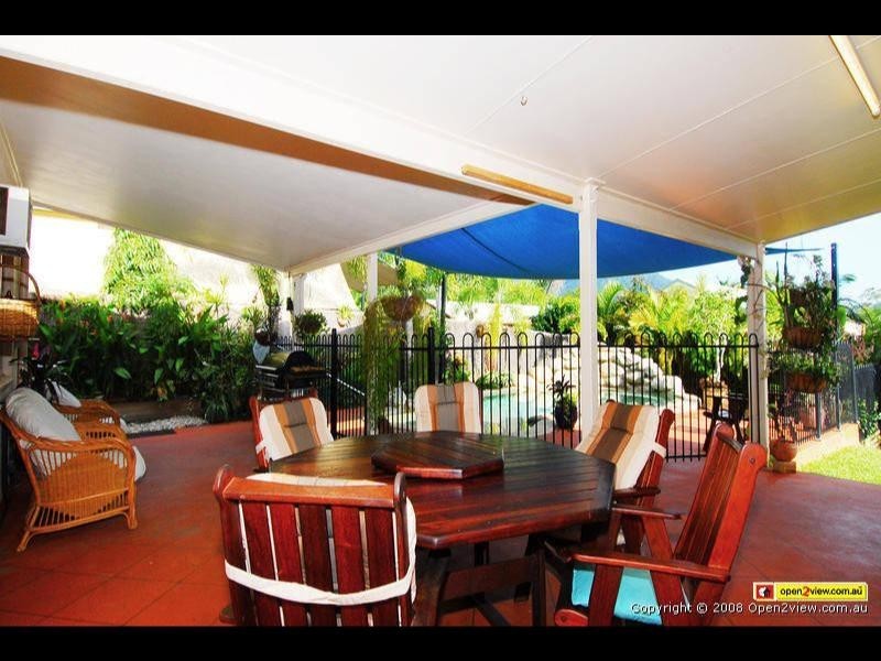 10 Brian Street, Brinsmead QLD 4870