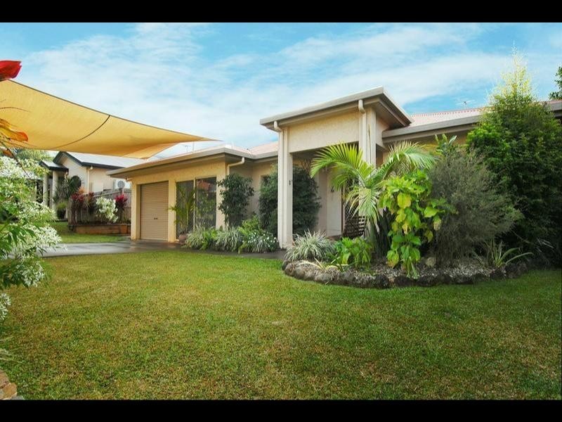 10 Brian Street, Brinsmead QLD 4870