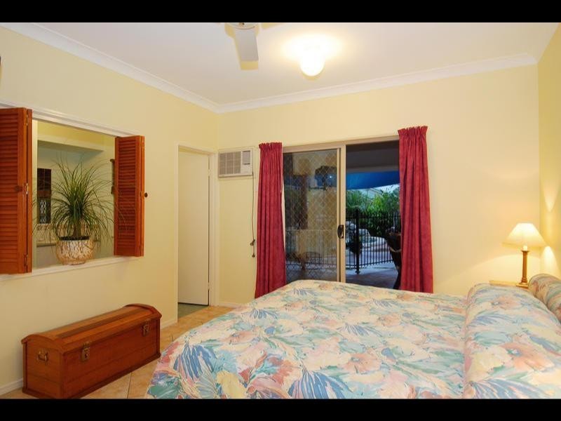 10 Brian Street, Brinsmead QLD 4870