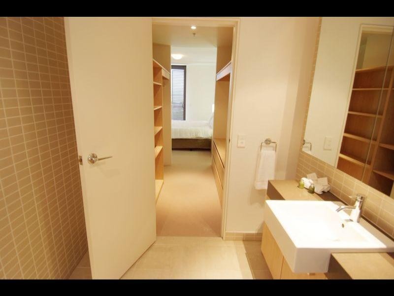 33/1 Marlin Parade, Harbour Lights, Cairns City QLD 4870