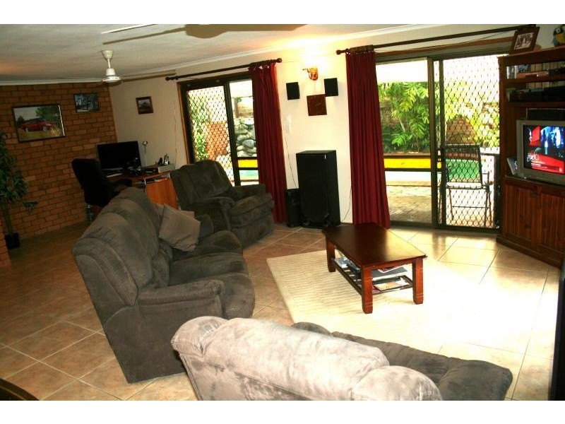 32 Rigg Street, Woree QLD 4868