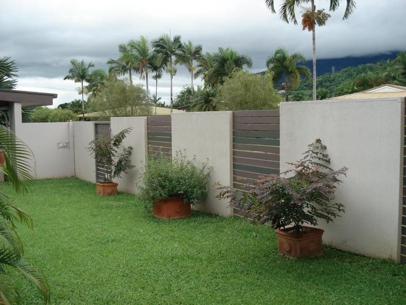 14 Hadrian Avenue , Mooroobool QLD 4870