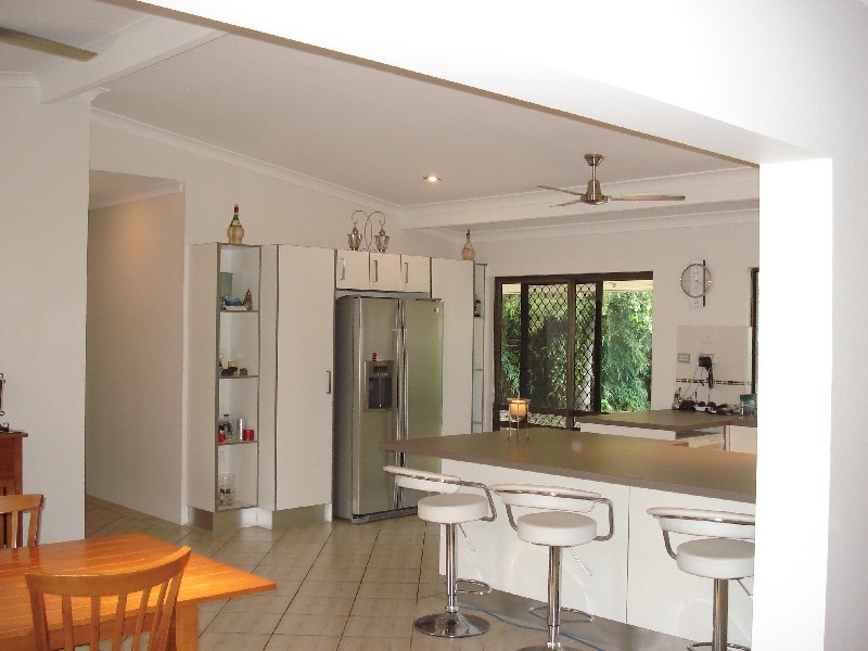 14 Hadrian Avenue , Mooroobool QLD 4870